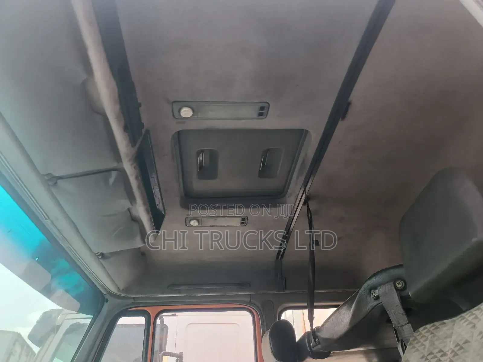 Mercedes Benz Container Truck 22ft Length