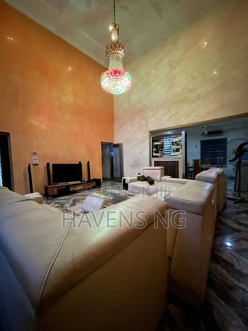 5bdrm Duplex in Obio-Akpor for sale