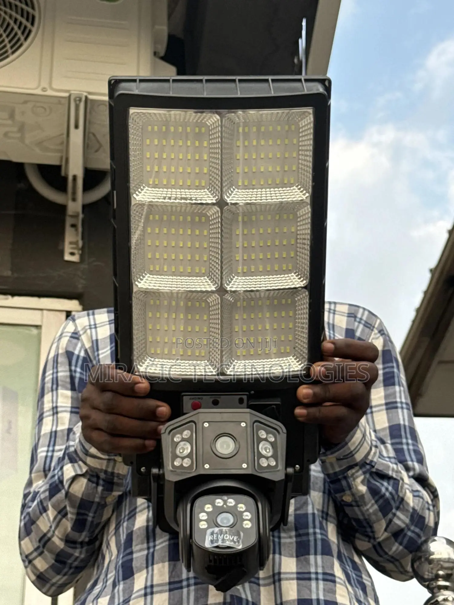 Eseecloud Solar Light + Solar CCTV Camera 2 in 1 128gb