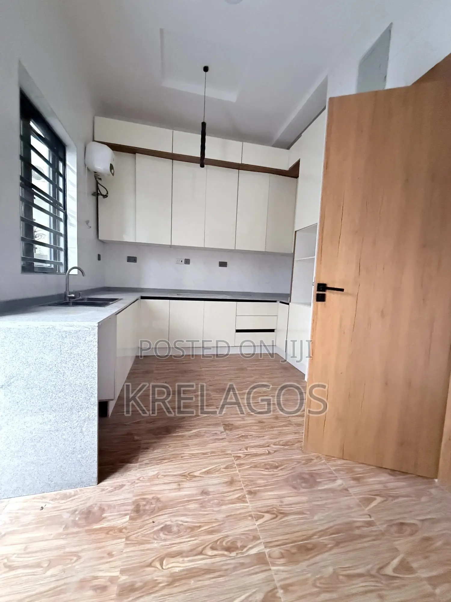 5bdrm Duplex in Ologolo for sale