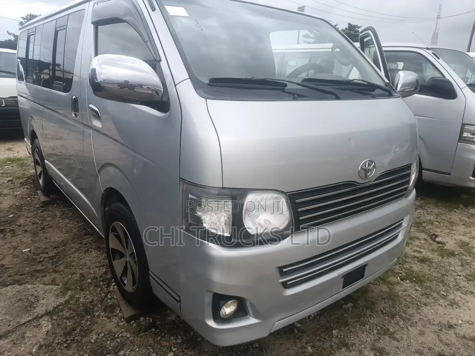 Toyota HiAce 2012 Silver
