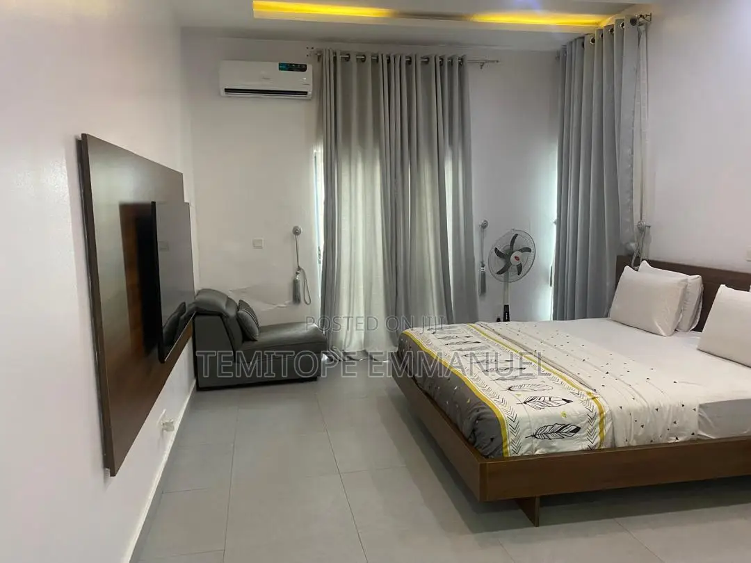 Furnished 1bdrm Apartment in Oniru Victoria for sale
