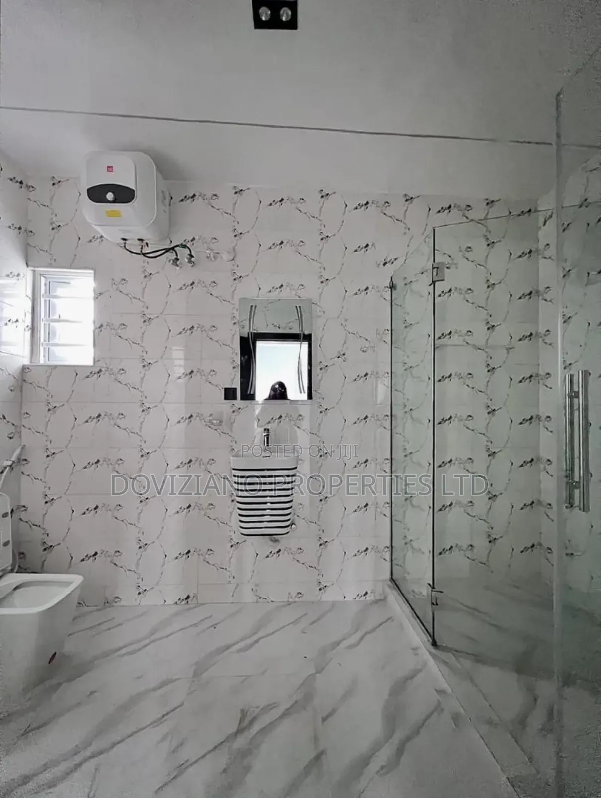5bdrm Duplex in Osapa london for sale
