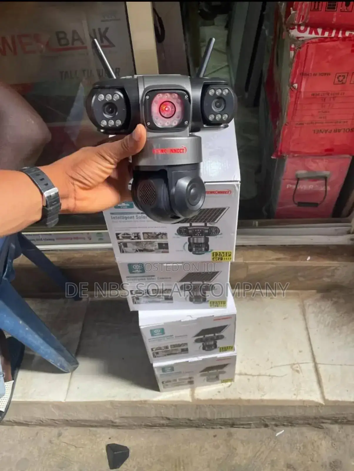 Intelligent V380pro 4g 3lens PTZ Solar Camera