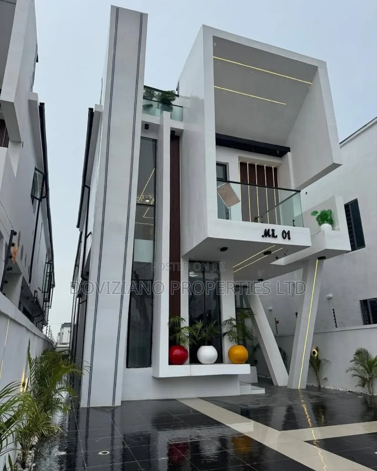 5bdrm Duplex in Ikota for sale