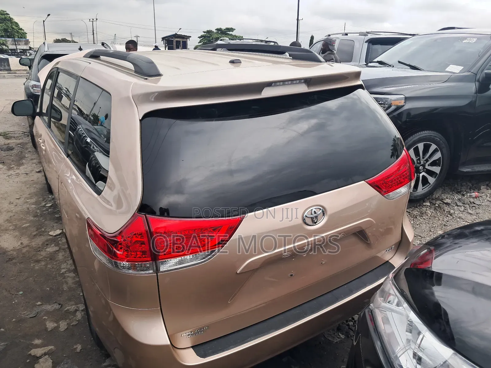 Toyota Sienna XLE 7 Passenger 2011 Gold