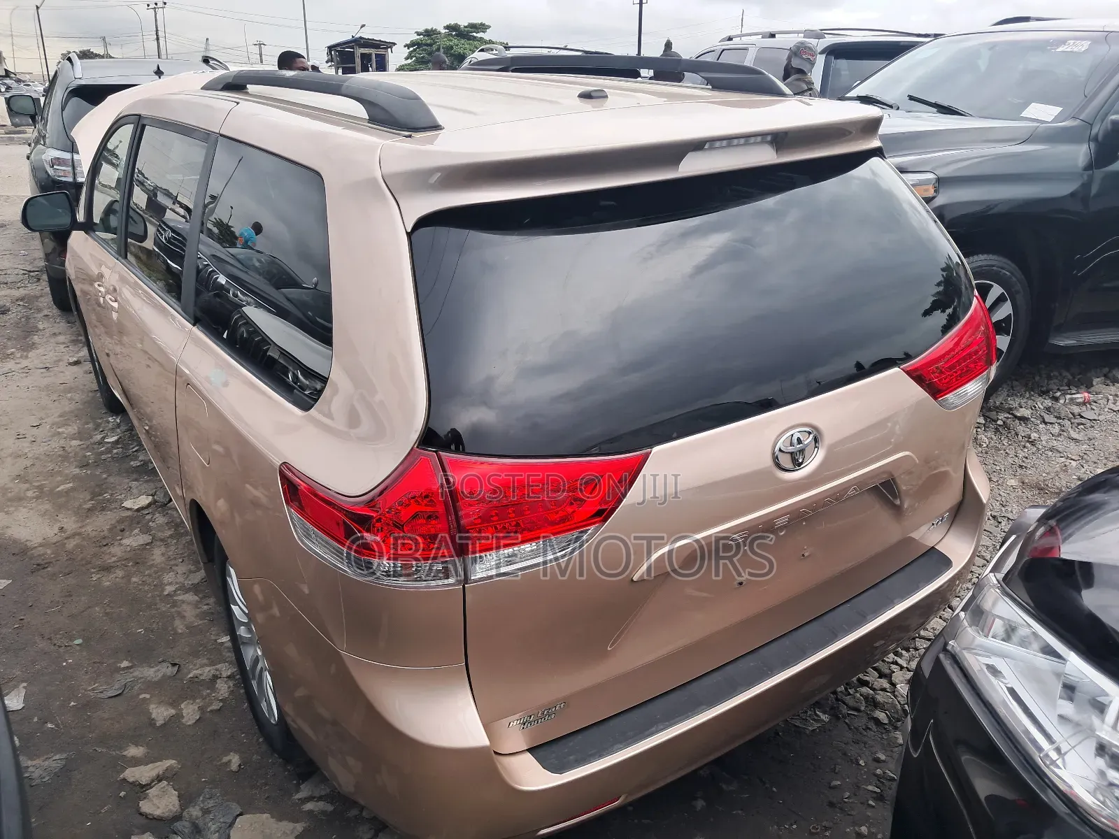 Toyota Sienna XLE 7 Passenger 2011 Gold