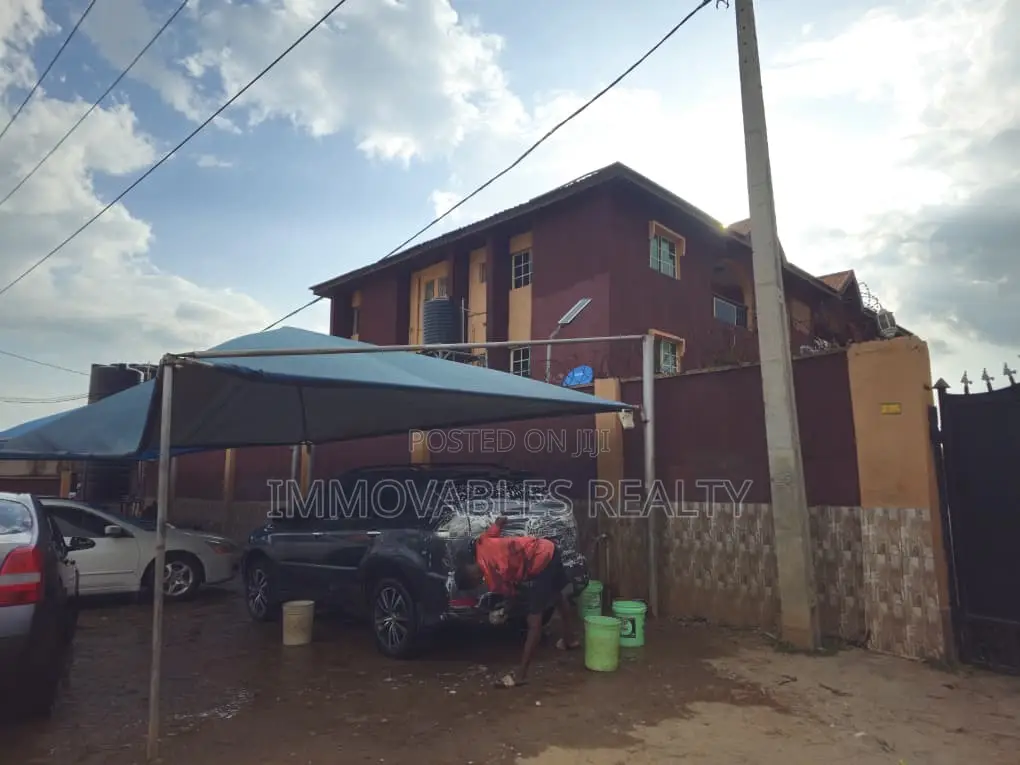 3bdrm Apartment in Olomore, Abeokuta South for sale