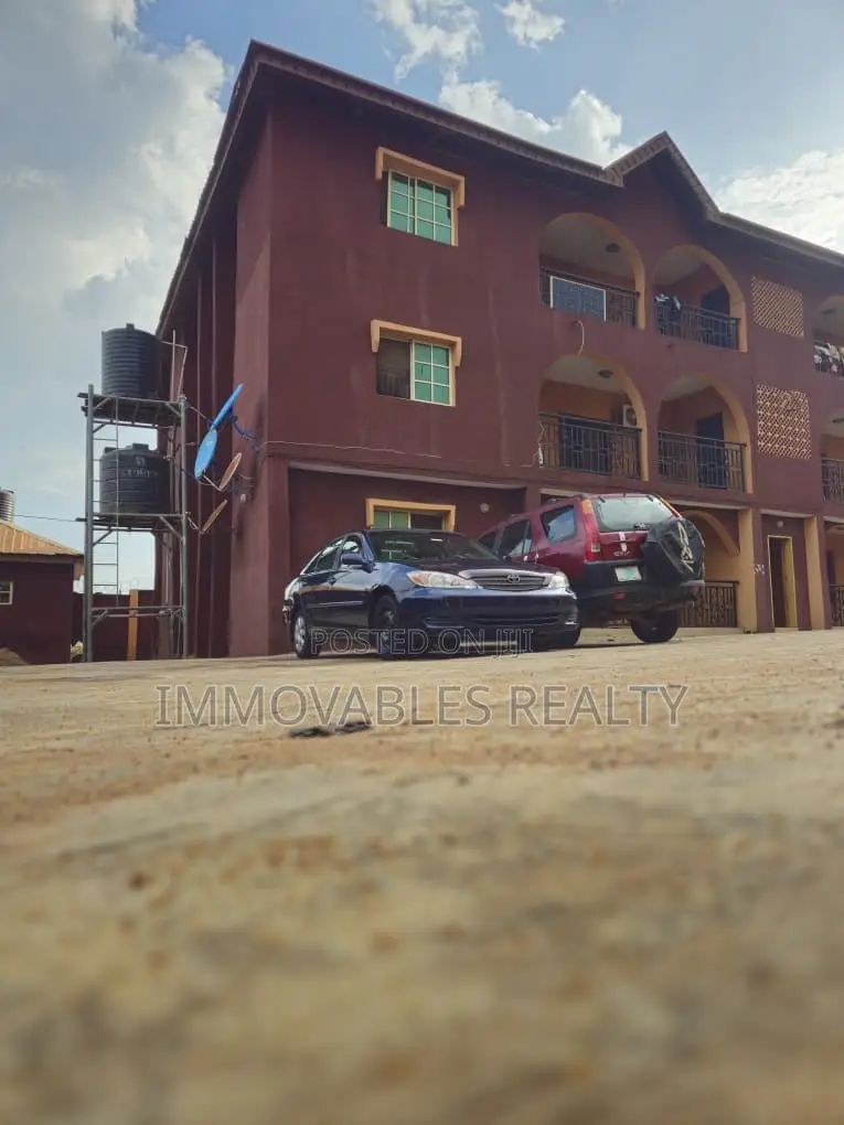 3bdrm Apartment in Olomore, Abeokuta South for sale