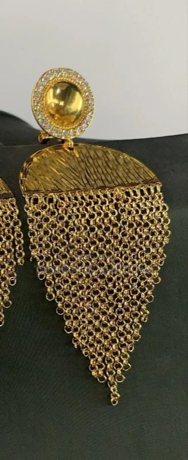 Luxurious Et Classy Ladies Earrings 