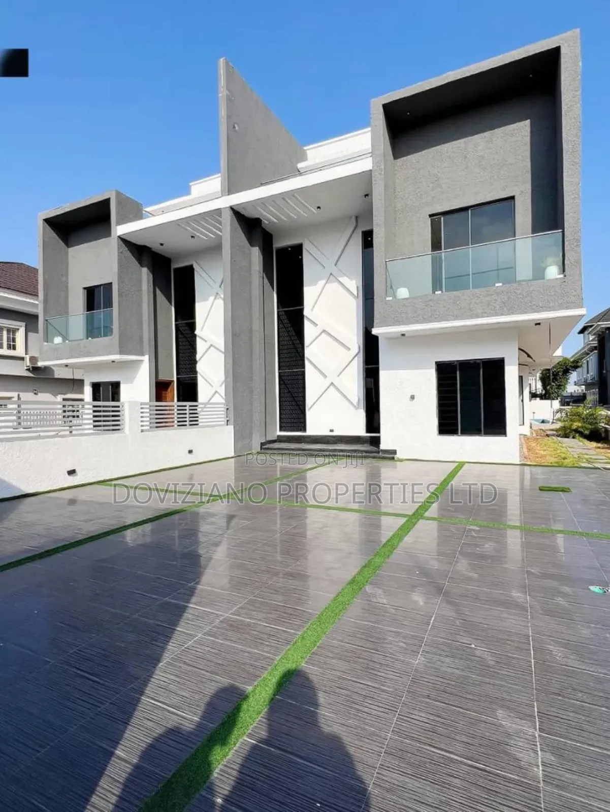 5bdrm Duplex in Osapa london for sale