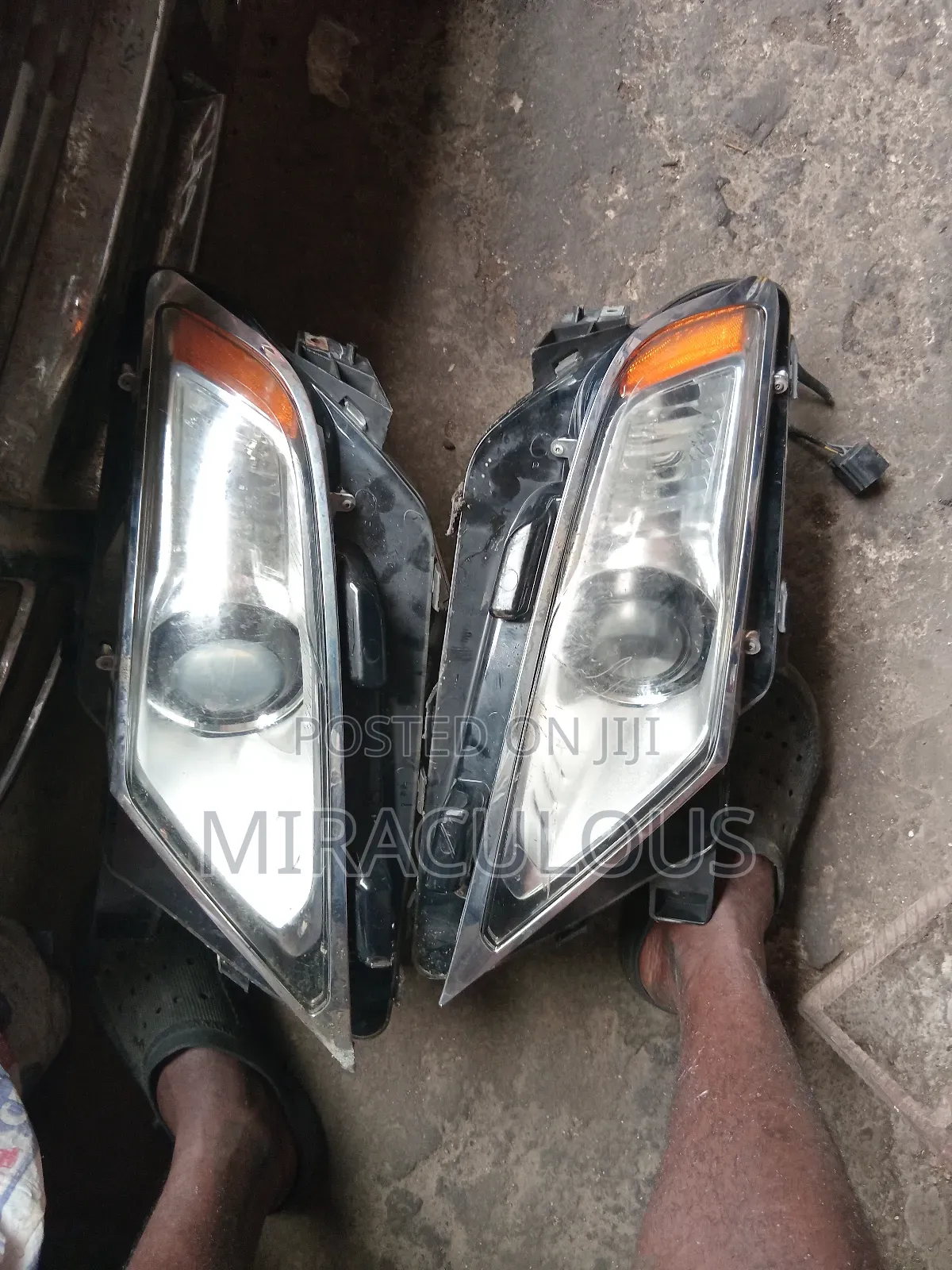 Headlight Lincoln MKS 2010 to 2012