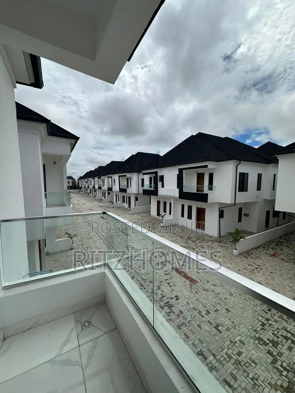 4bdrm House in VGC / Ajah for sale
