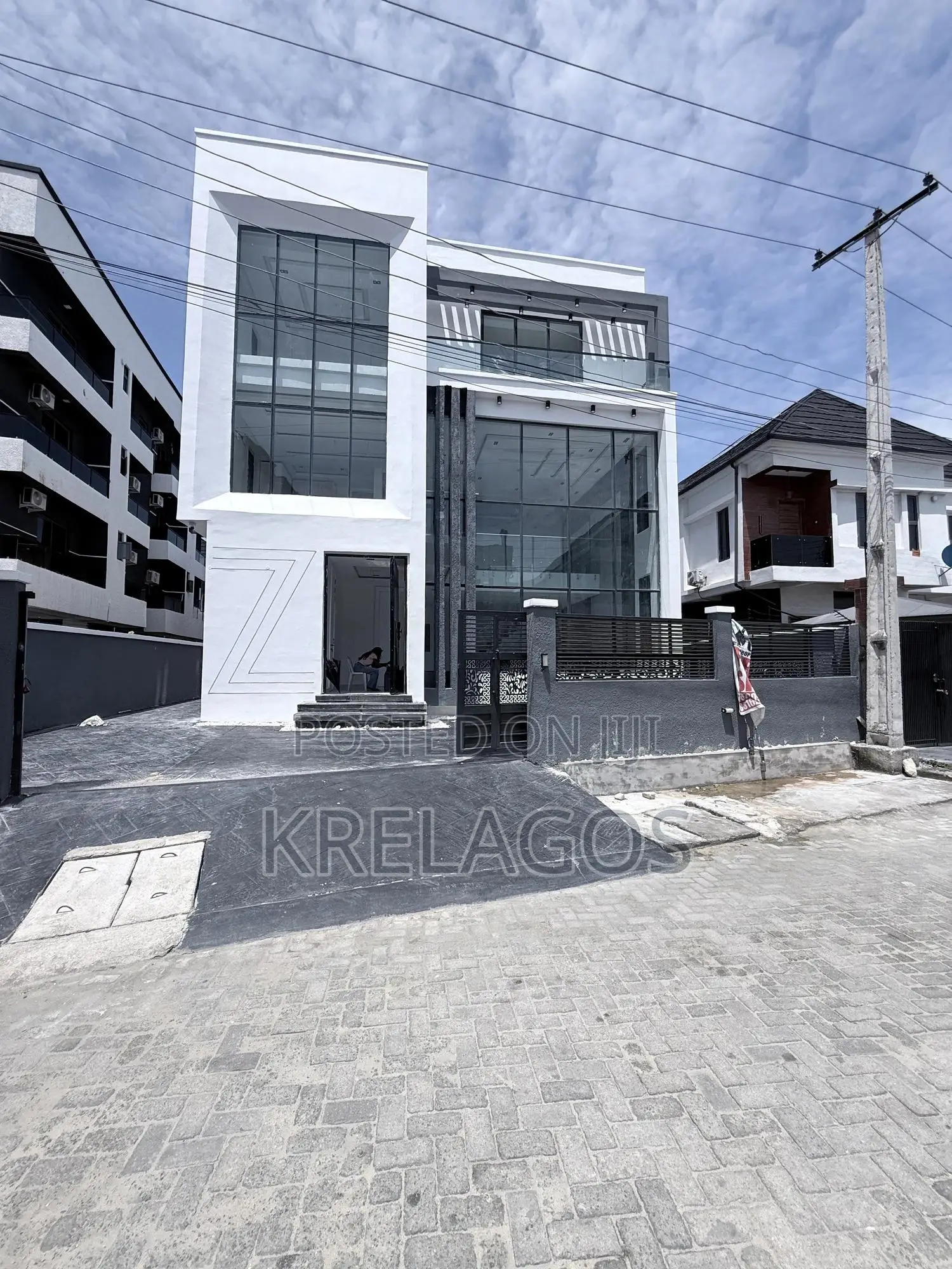 5bdrm Duplex in Ologolo for sale