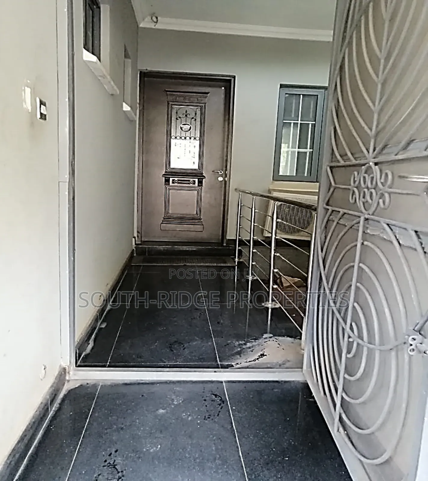 6bdrm Duplex in Legislative Quarters, Apo District for sale