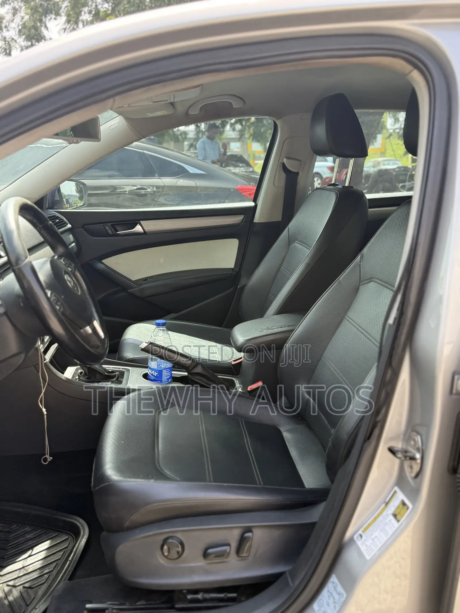 Volkswagen Passat S 4dr Sedan w/Navigation (2.5L 5cyl 6A) 2014 Beige