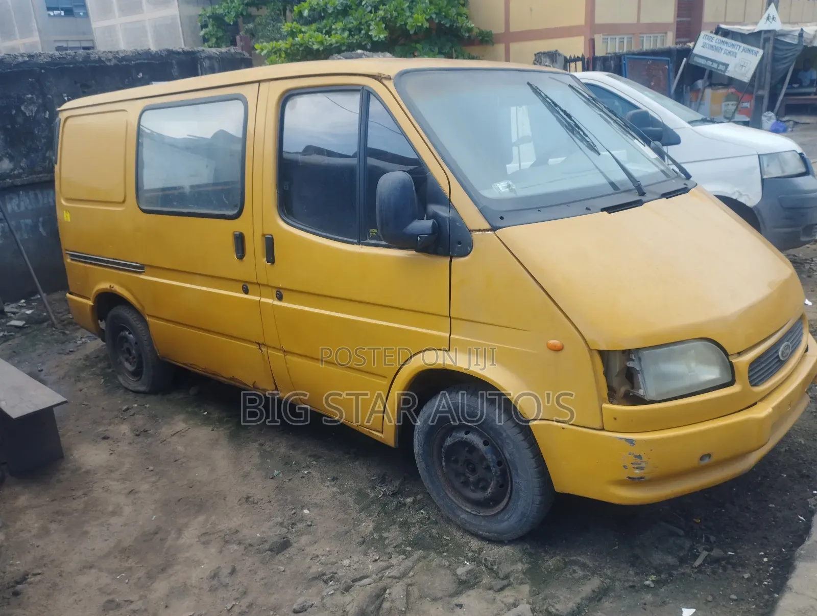 Ford Transit 1998 Yellow