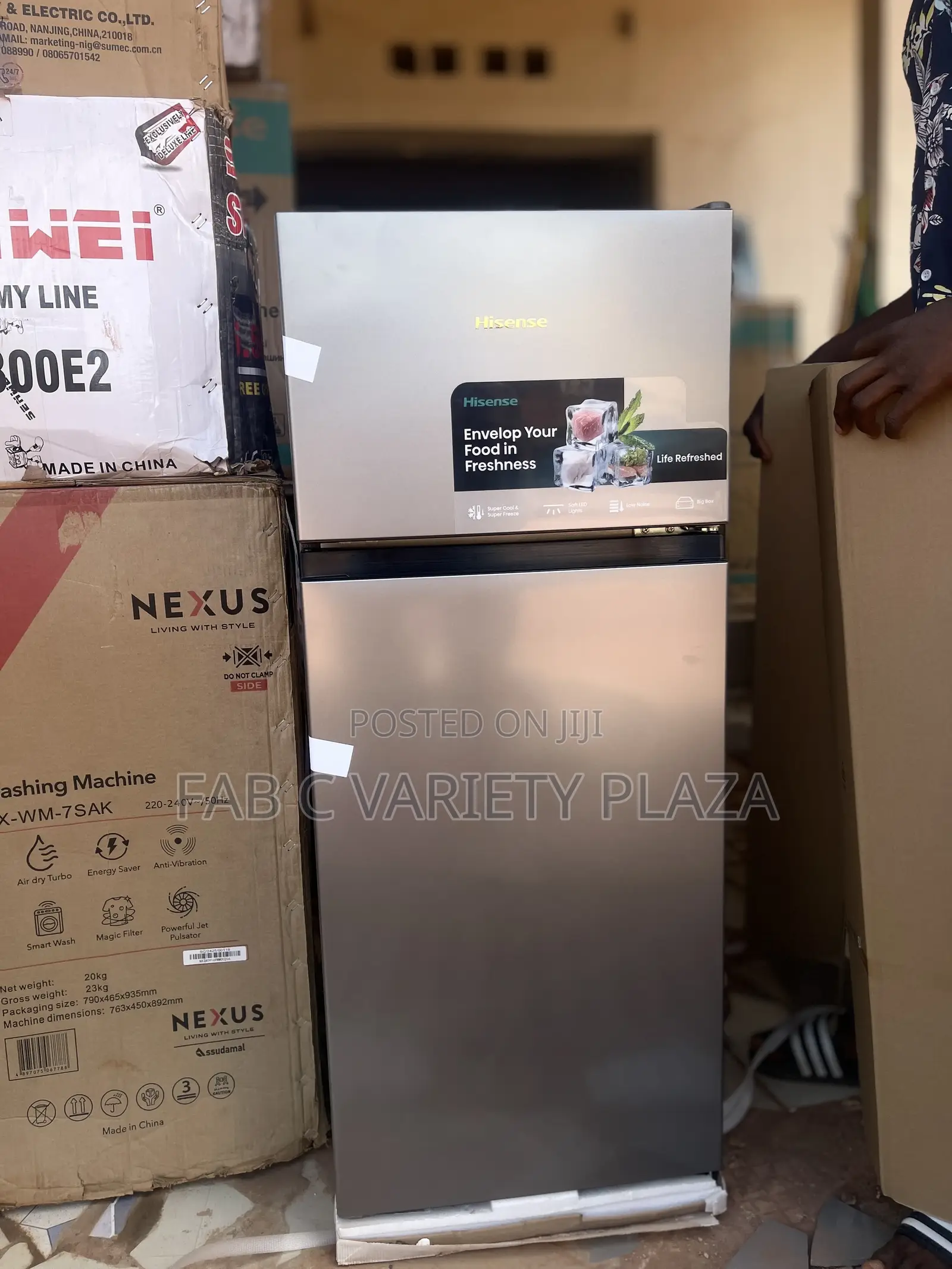 Hisense Medium Standing Refrigerator