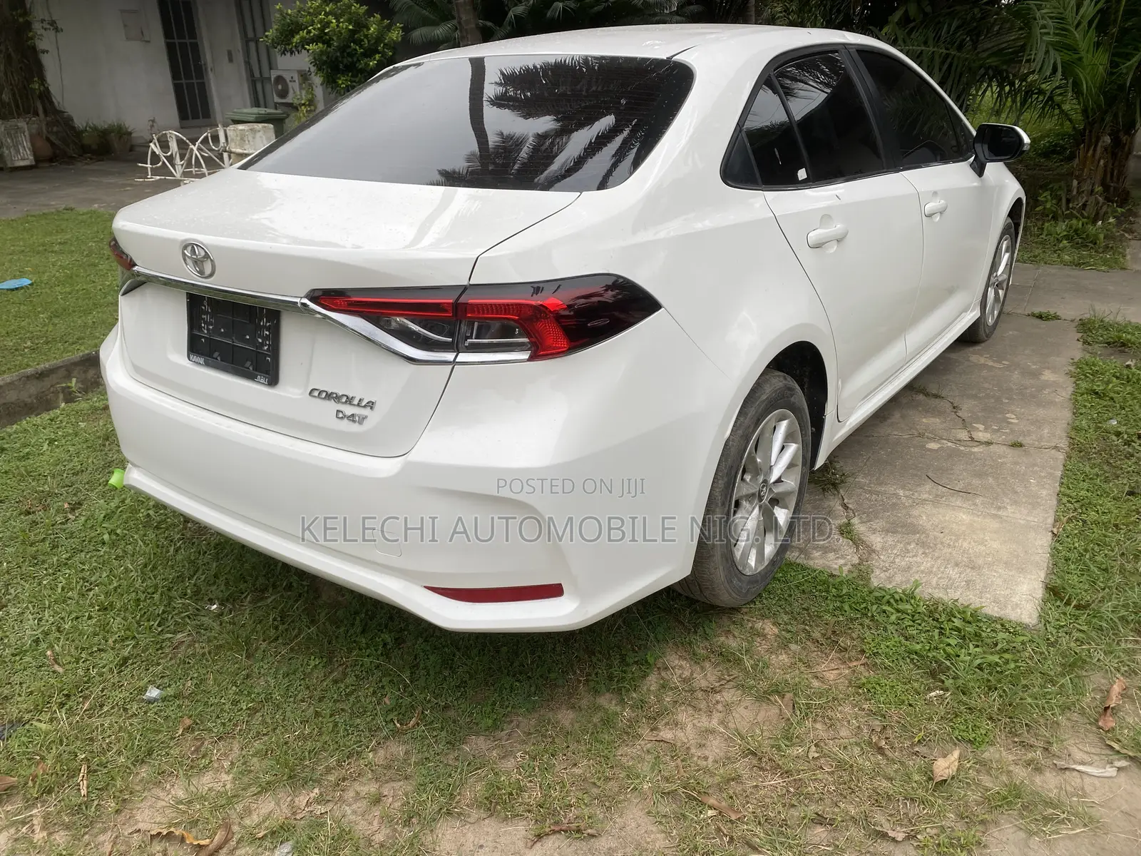 Toyota Corolla SE 2023 White
