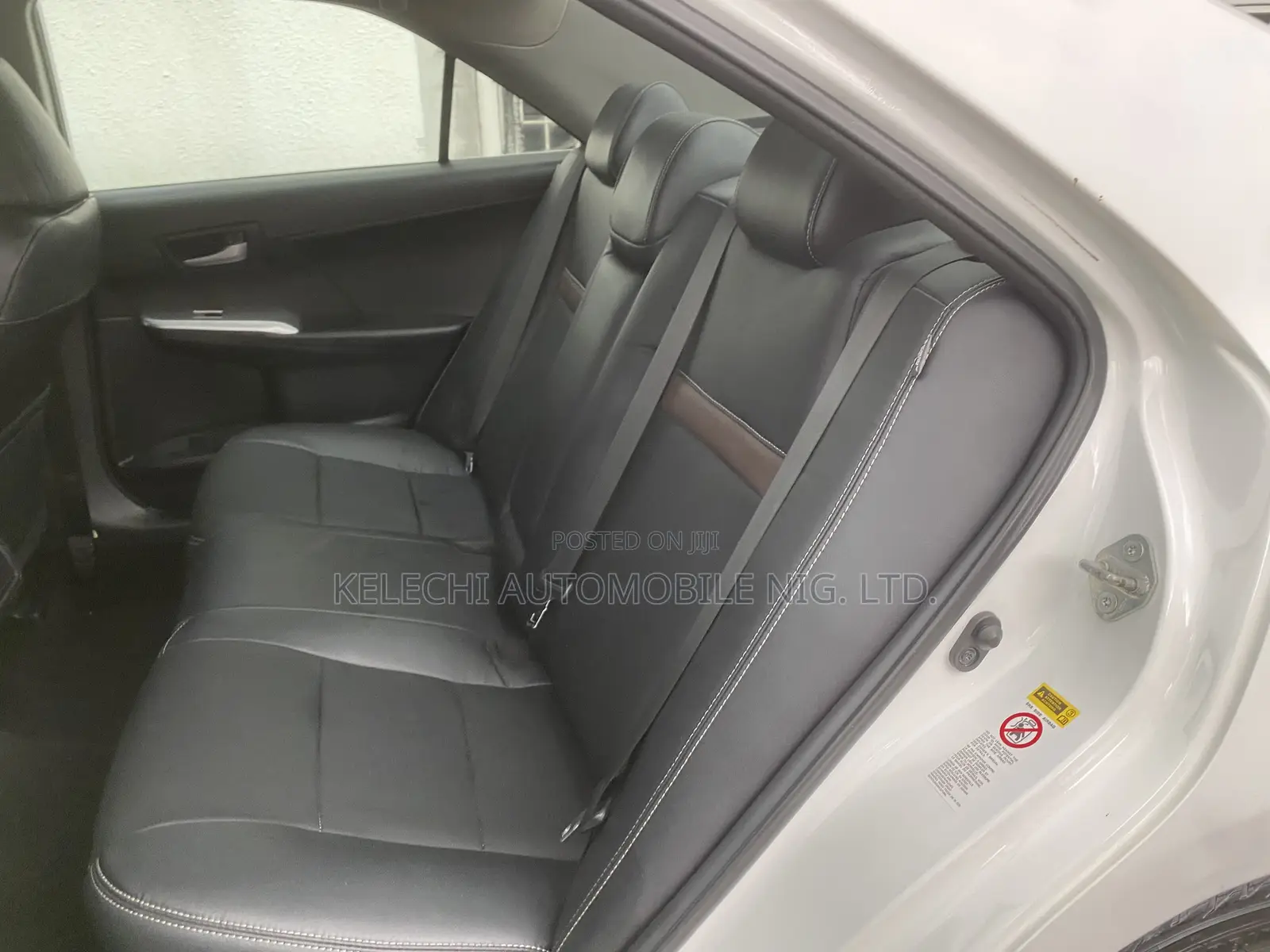 Toyota Camry SE 4dr Sedan (2.5L 4cyl 6A) 2013 White