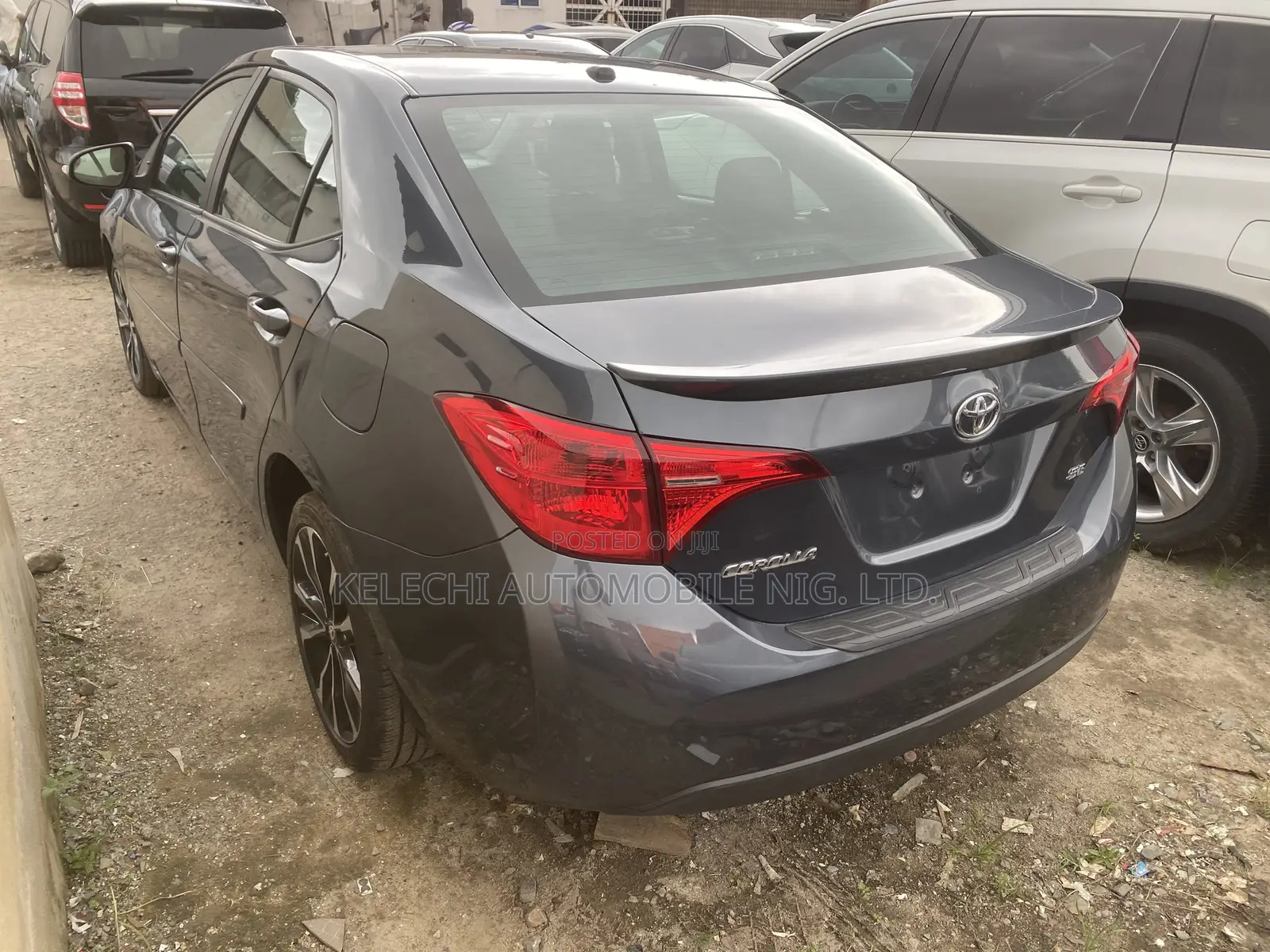 Toyota Corolla SE 4dr Sedan (1.8L 4cyl Manual) 2017 Gray