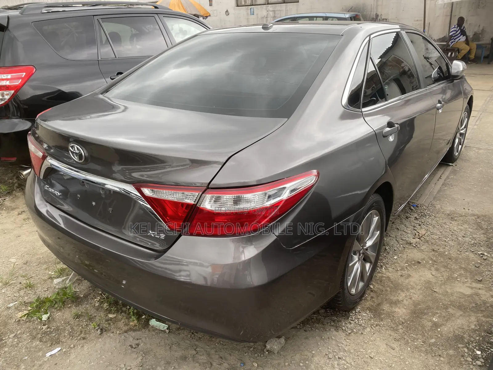 Toyota Camry XLE 4dr Sedan (2.5L 4cyl 6A) 2017 Gray