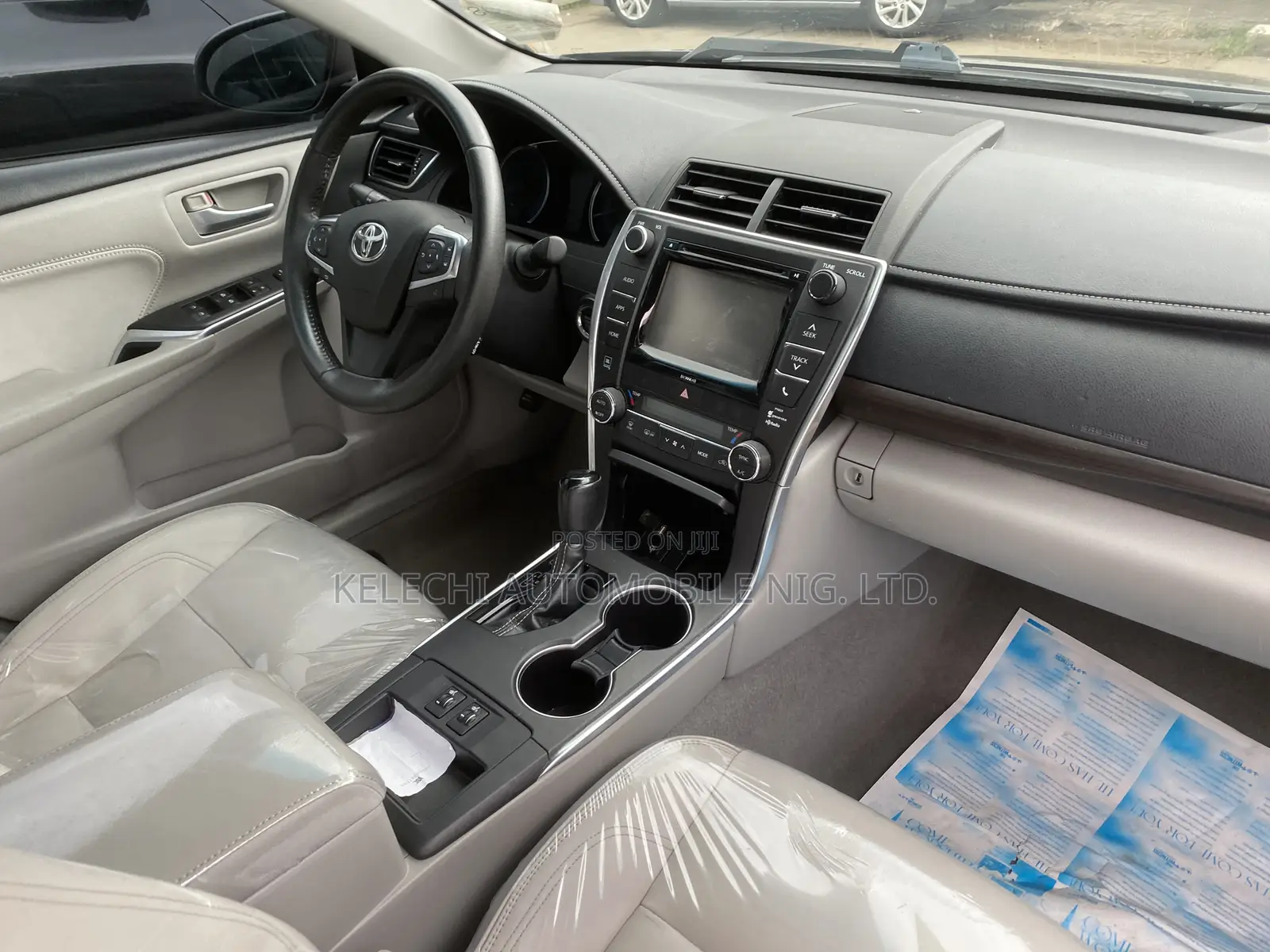 Toyota Camry XLE 4dr Sedan (2.5L 4cyl 6A) 2017 Gray