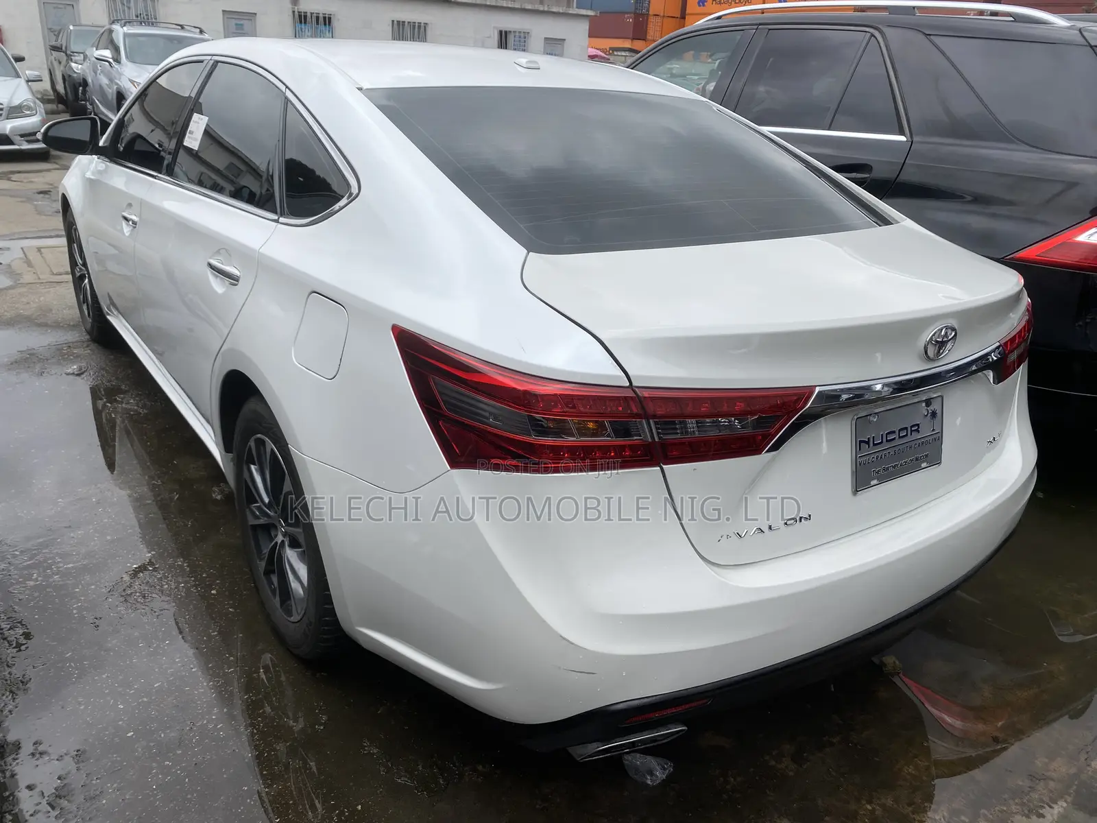 Toyota Avalon XLE FWDSedan (3.6L 6cyl 6A) 2016 White