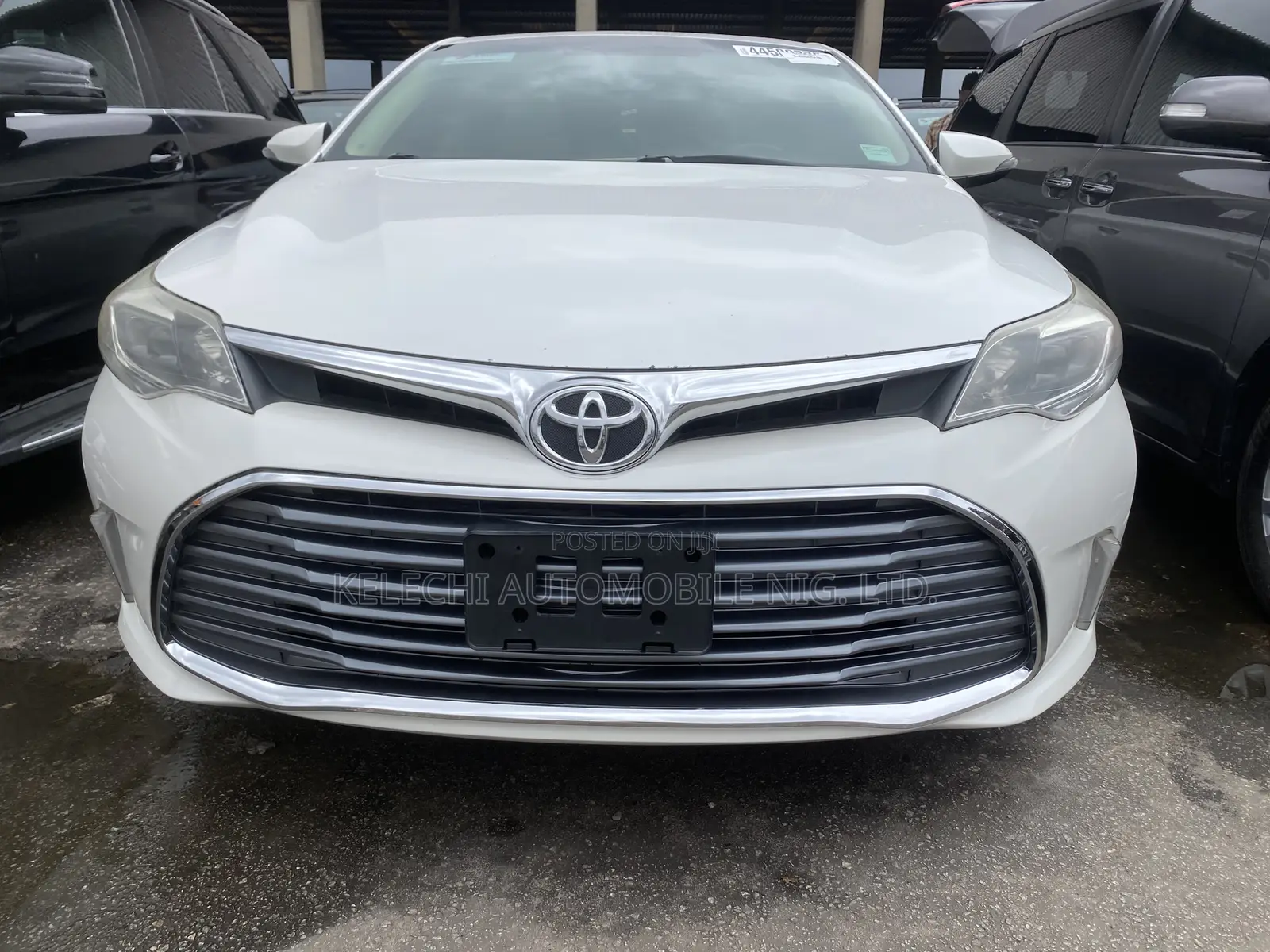 Toyota Avalon XLE FWDSedan (3.6L 6cyl 6A) 2016 White