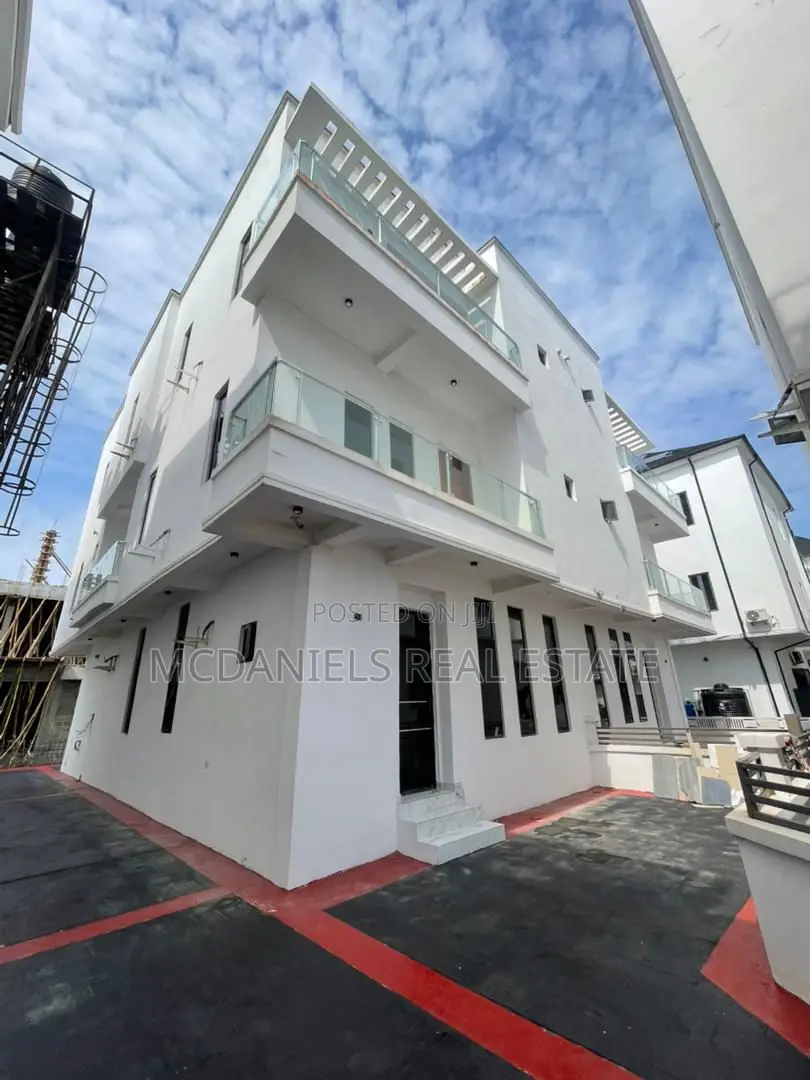 Furnished 5bdrm Duplex in Chevron for sale