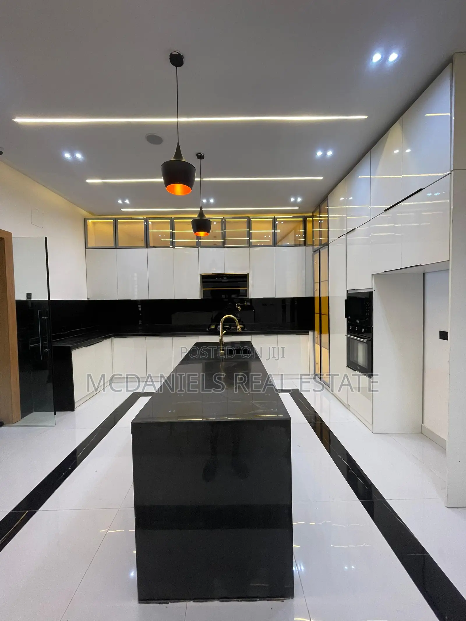 Furnished 5bdrm Duplex in Ado / Ajah for sale