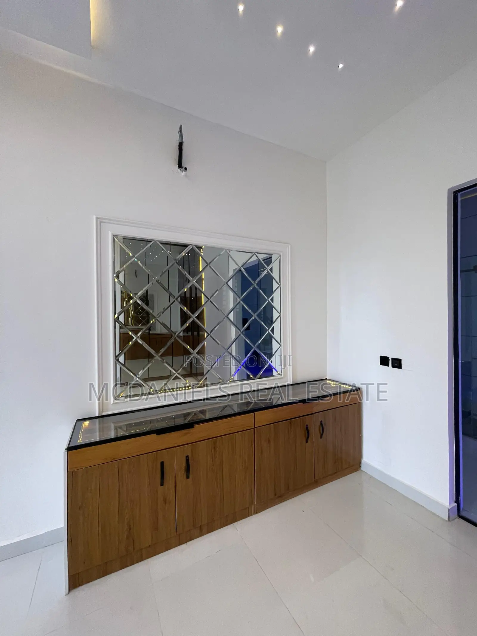 Furnished 5bdrm Duplex in Ado / Ajah for sale
