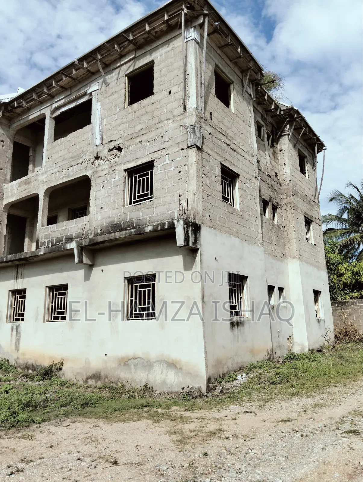 12bdrm Block Of Flats In Peace Community, Lokoja For Sale