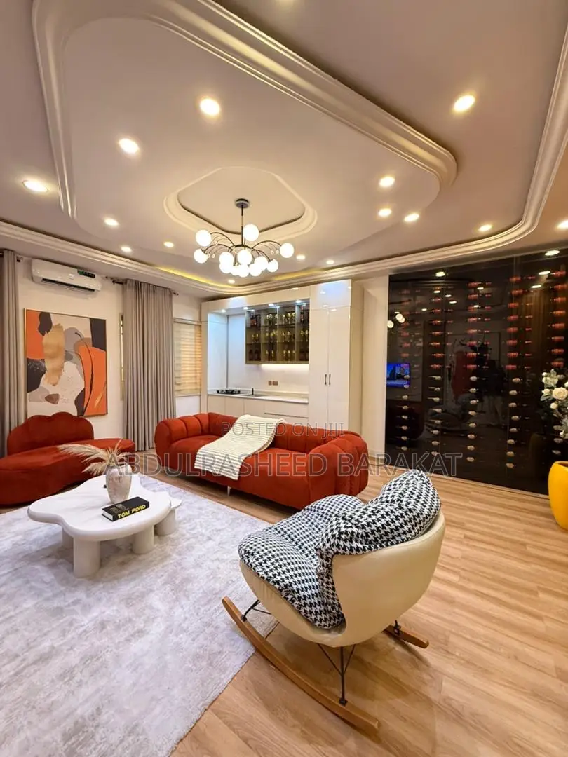 Aesthetically Pleasing Luxury 1 Bedroom Apartment