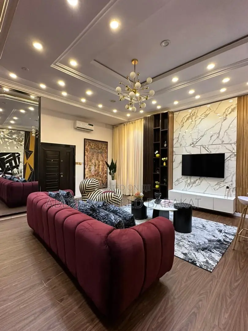 Aesthetically Pleasing Luxury 1 Bedroom Apartment