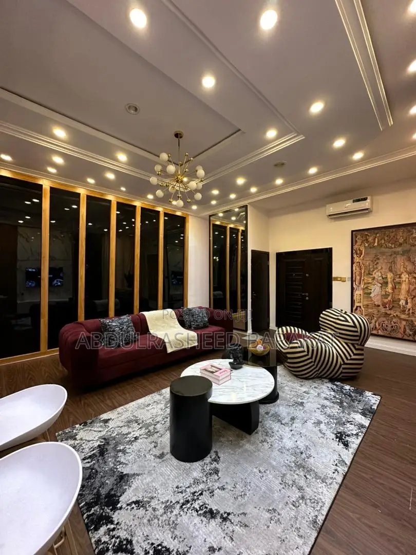 Aesthetically Pleasing Luxury 1 Bedroom Apartment