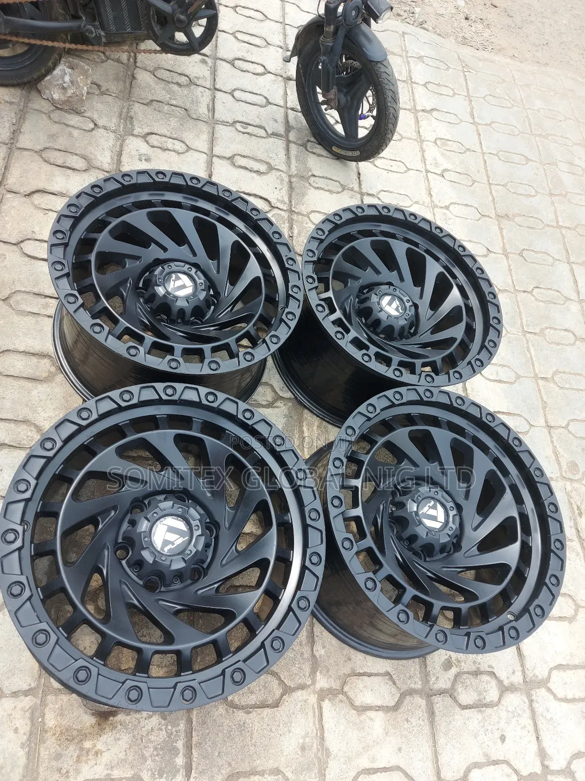 Off-Road Alloyd Rim17 Tacoma/Hilux