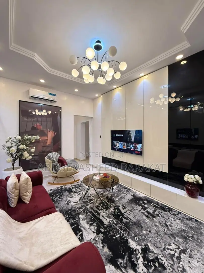 1 Bedroom Apartment With a Private Cinema and Bathub