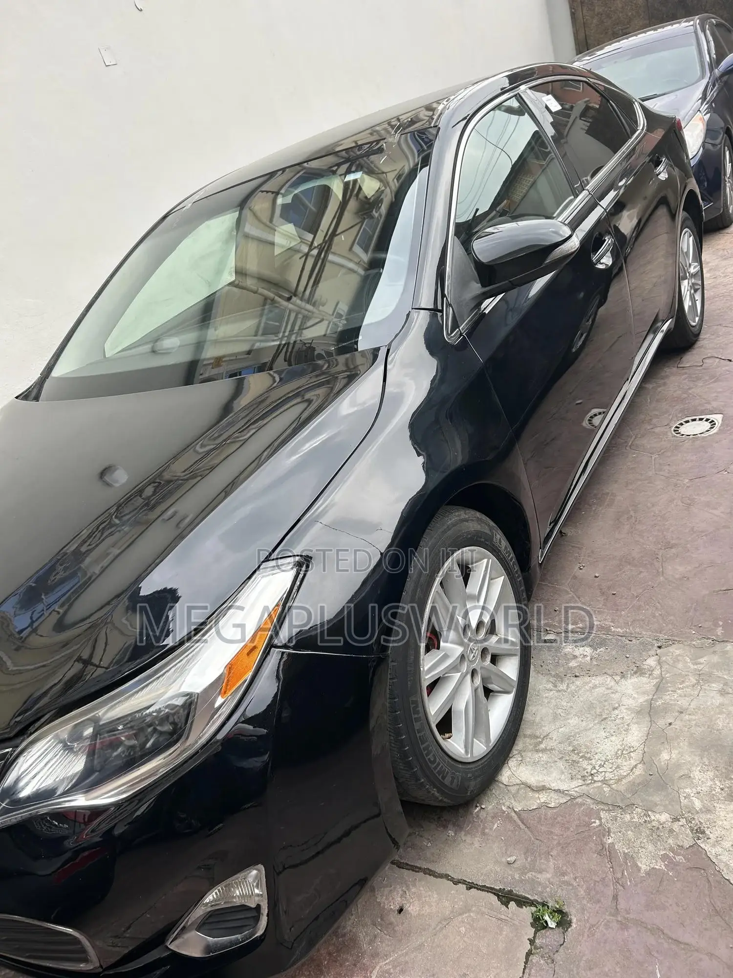 Toyota Avalon Limited Sedan FWD (3.5L 6cyl 6A) 2013 Black