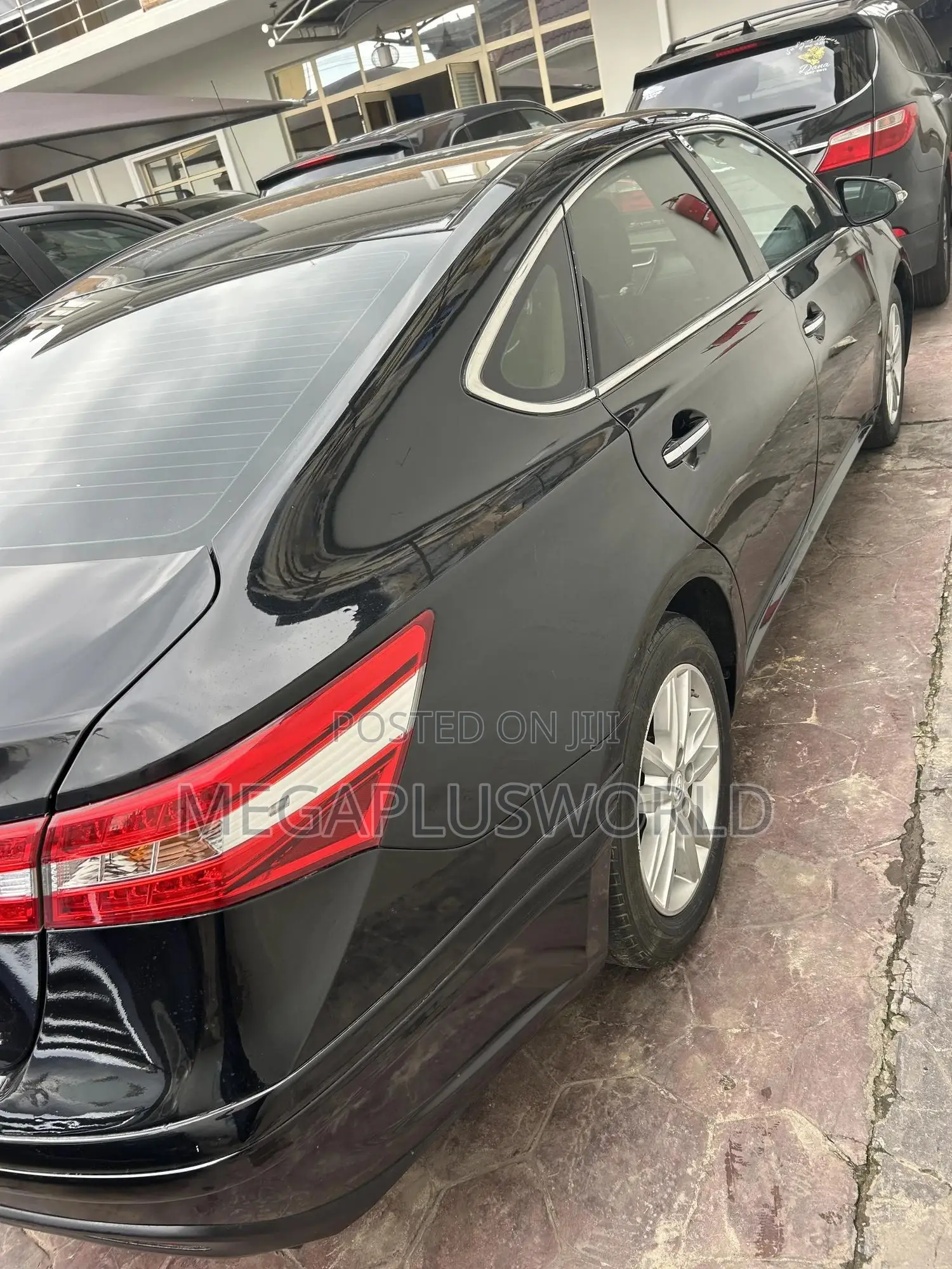 Toyota Avalon Limited Sedan FWD (3.5L 6cyl 6A) 2013 Black