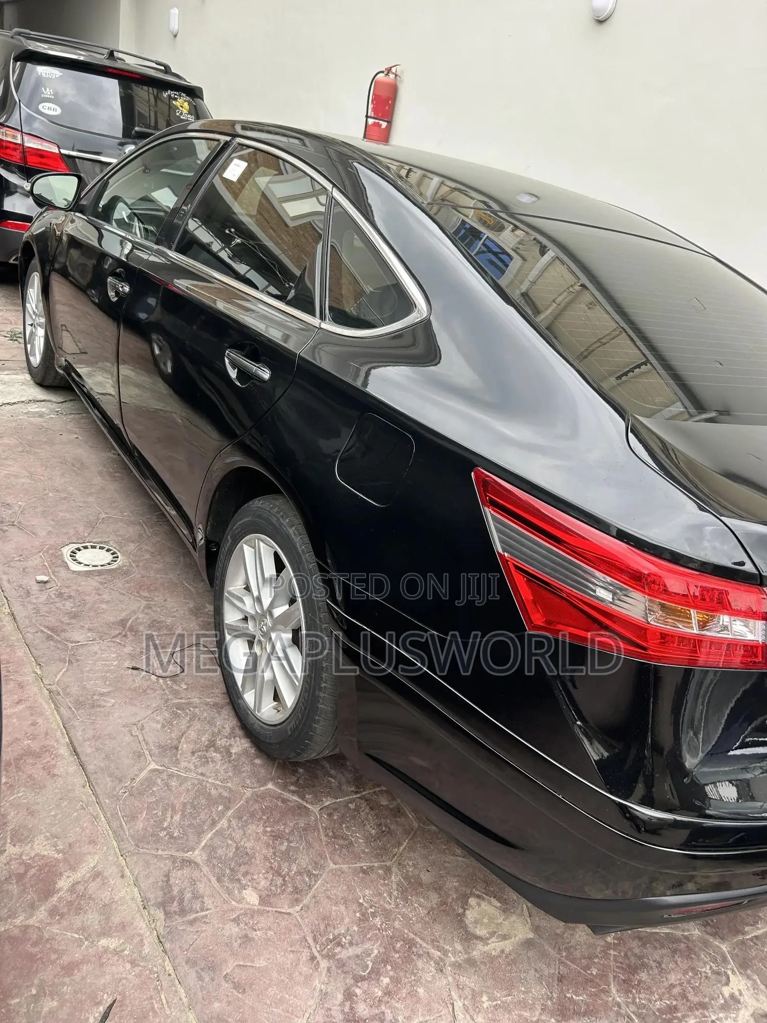 Toyota Avalon Limited Sedan FWD (3.5L 6cyl 6A) 2013 Black
