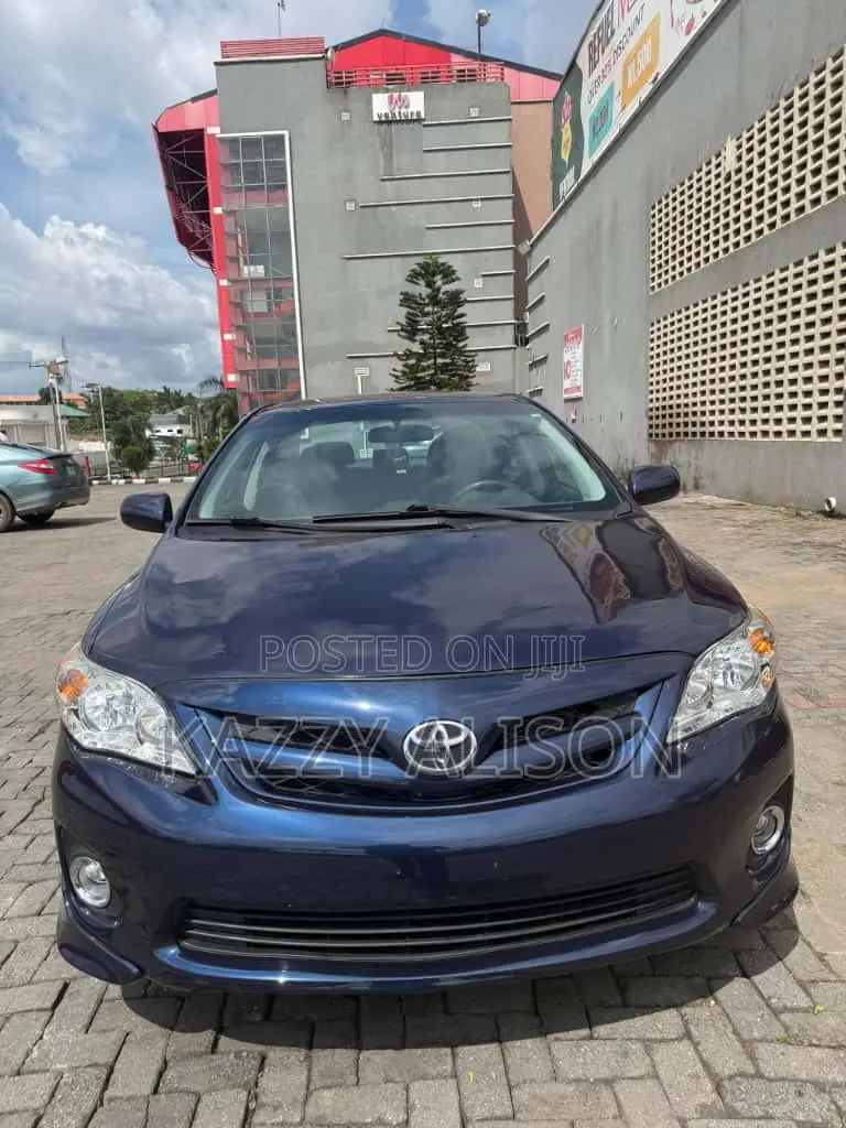 Toyota Corolla S Special Edition 4dr Sedan (1.8L 4cyl 4A) 2013 Blue