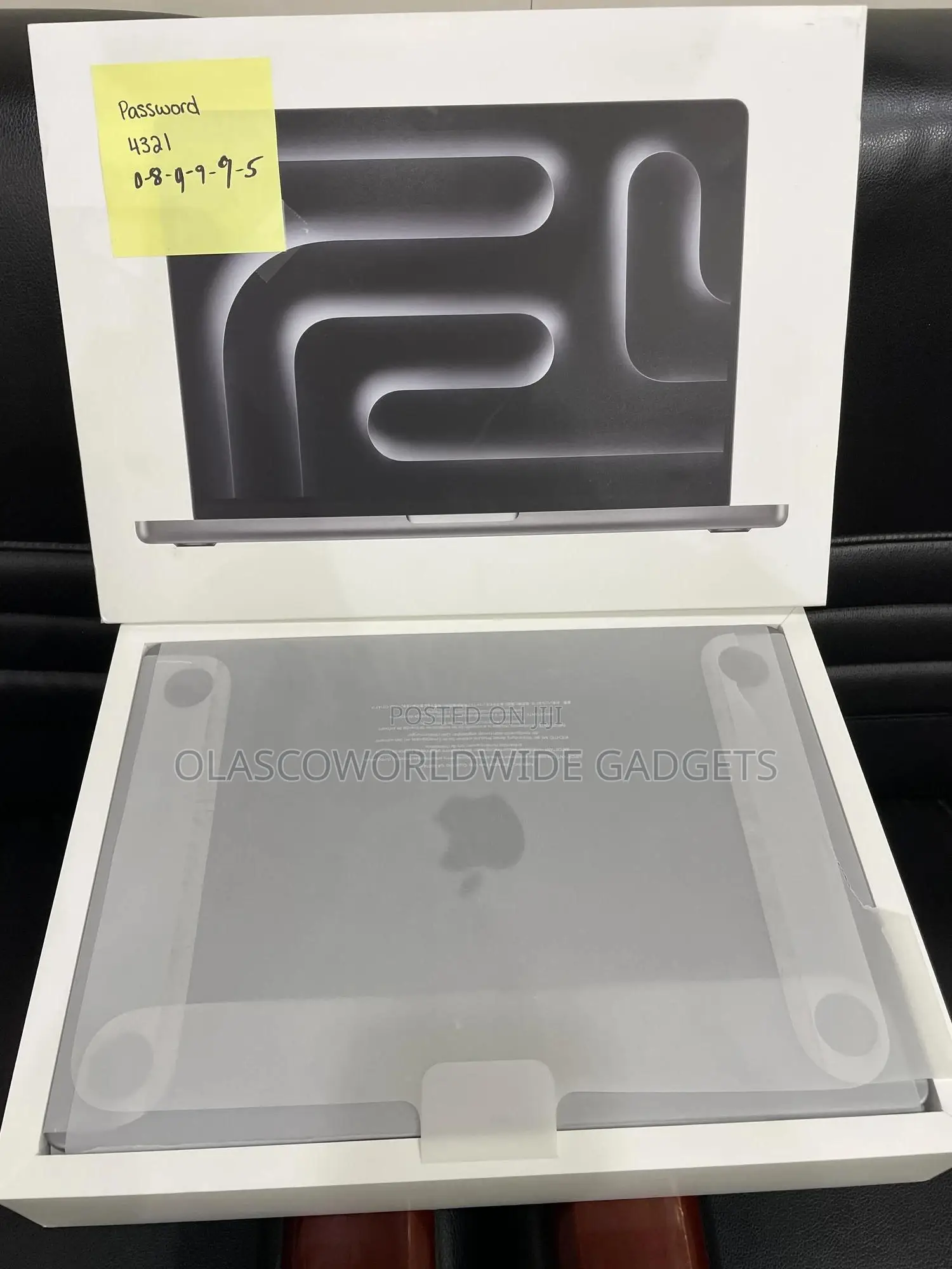 New Laptop Apple MacBook Pro 2020 8GB Apple M3 SSD 512GB