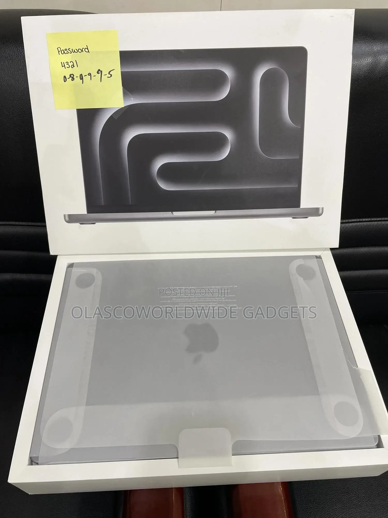 New Laptop Apple MacBook Pro 2020 8GB Apple M3 SSD 512GB