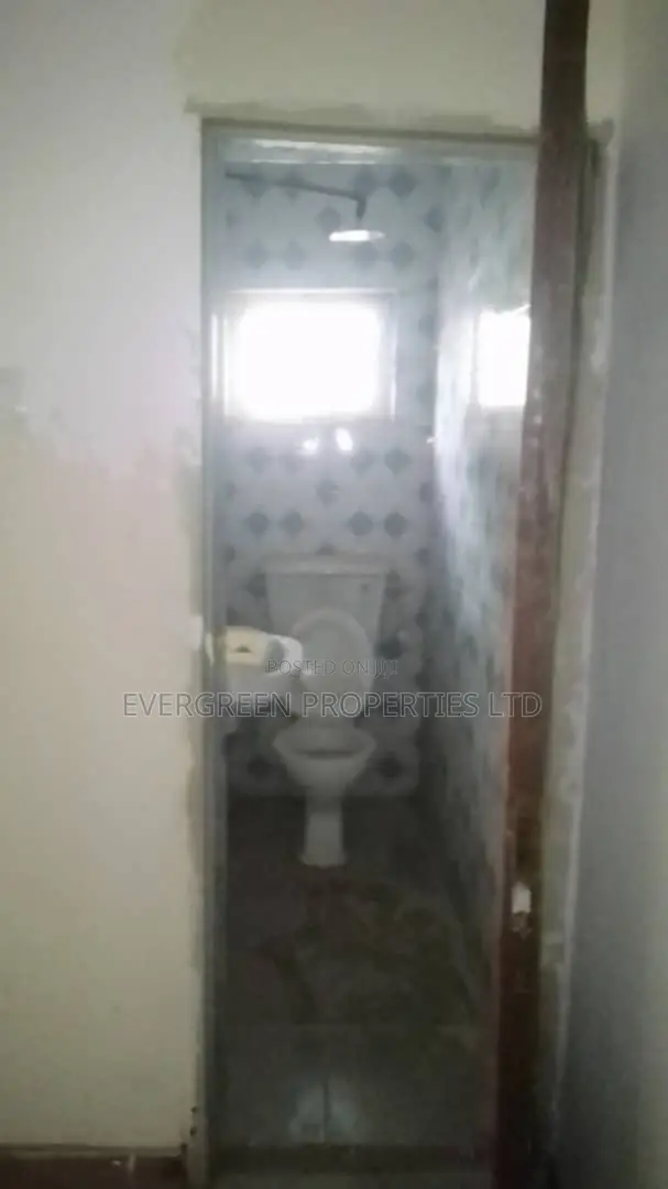 5bdrm Duplex in Old Bodija for rent