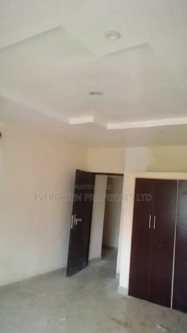 5bdrm Duplex in Old Bodija for rent