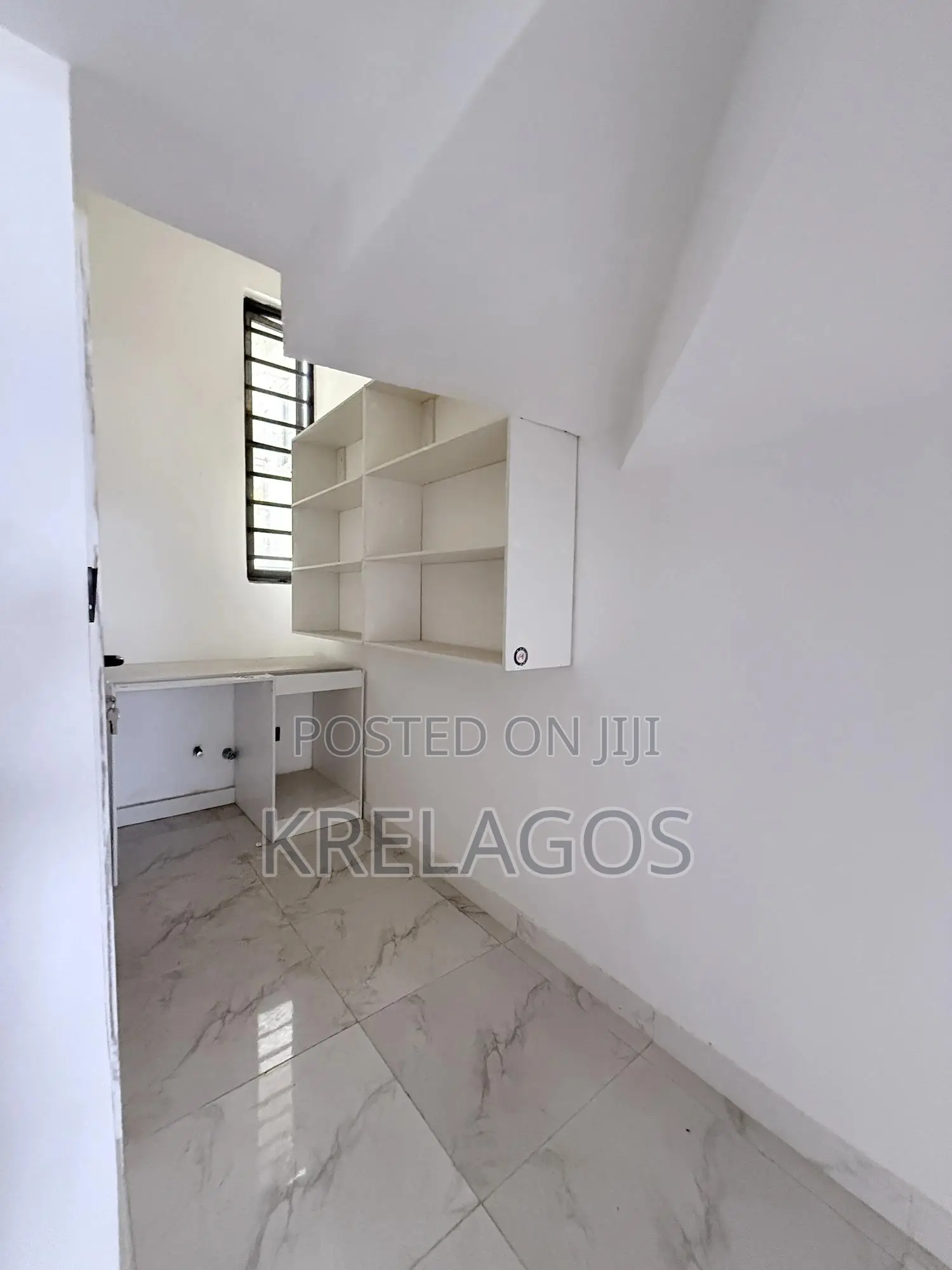4bdrm Duplex in Ologolo for sale