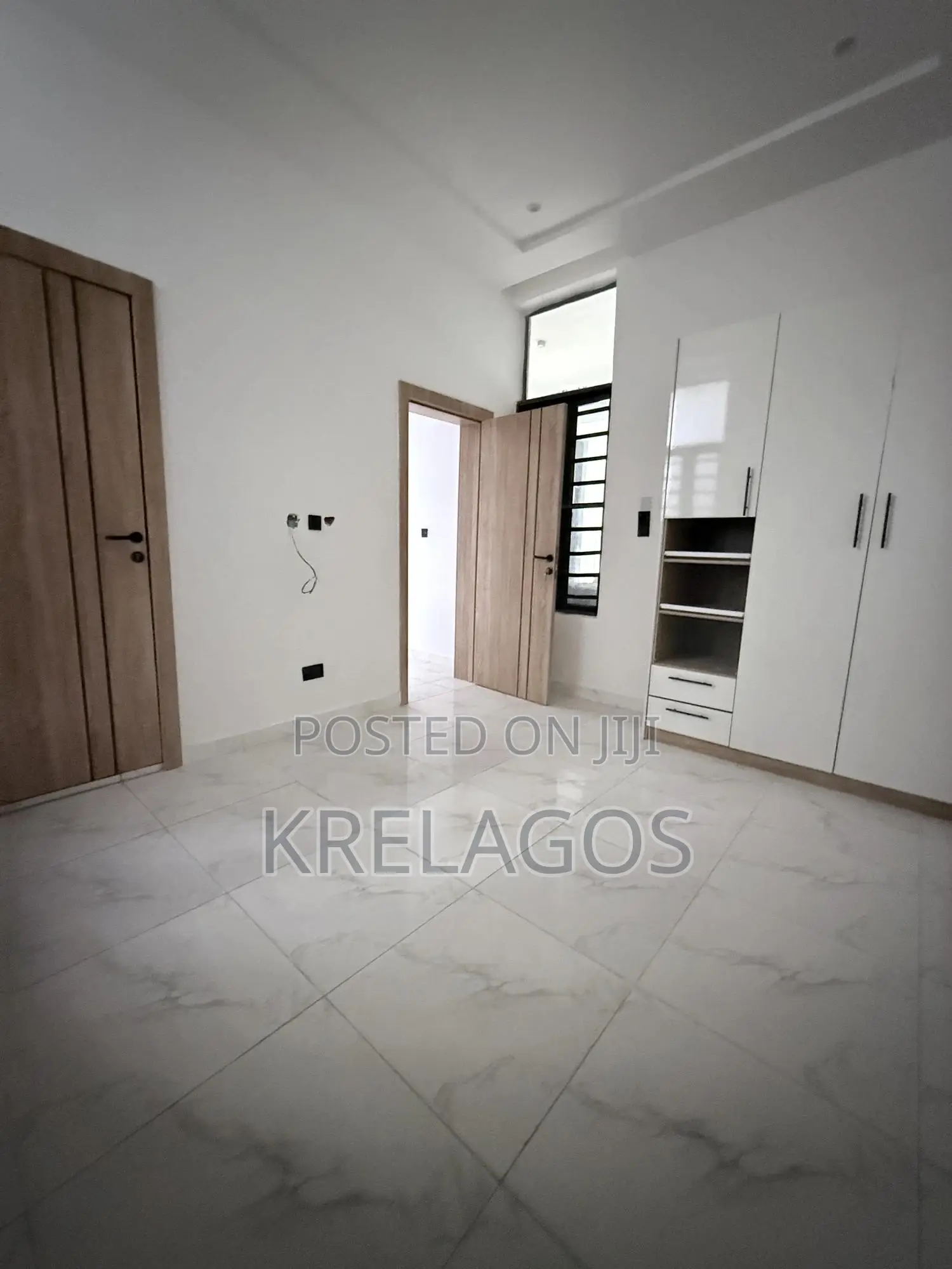 4bdrm Duplex in Ologolo for sale