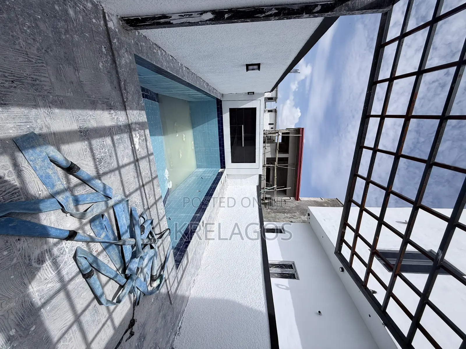 5bdrm Duplex in Ologolo for sale