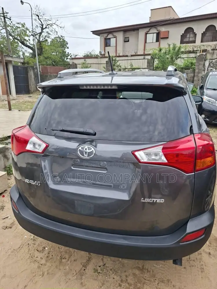 Toyota RAV4 Limited 4dr SUV AWD (2.5L 4cyl 6A) 2015 Gray